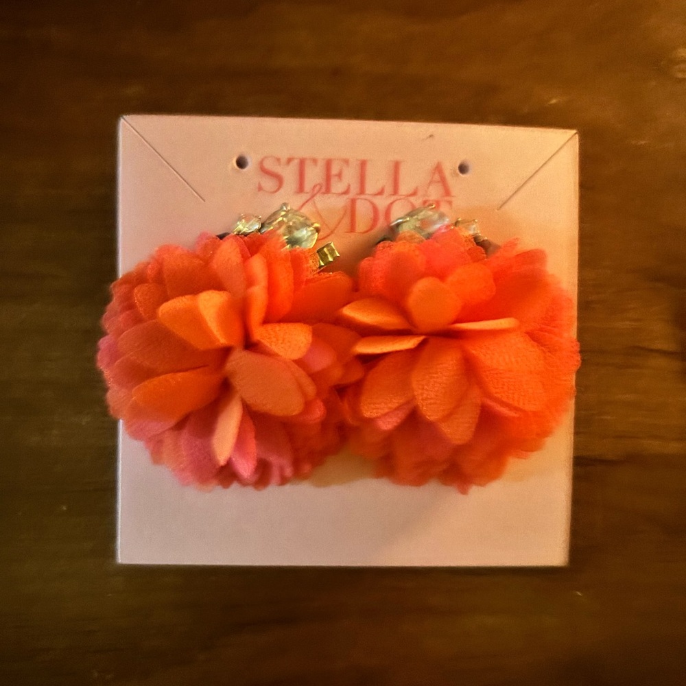 Stella & Dot Floral Statement Earrings